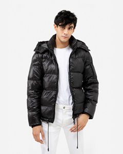 เสื้อแจ็คเก็ตพัฟเฟอร์แบบมันเงาแฟชั่นผู้ชายดีไซน์ใหม่ปี 2026 สำหรับฤดูหนาว เสื้อแจ็คเก็ตบอมเบอร์บุใยอุ่นแบบขายส่งสำหรับทุกเพศ - Product Image 6