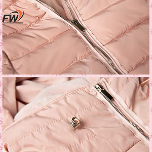 Chaqueta de lona acolchada premium con logotipo personalizado, cuello alto, a la moda, de alta calidad, personalizable para hombres adultos, chaqueta de invierno. - Product Image 4