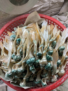 ช้อนเปลือกหอยมุกหลากสีสัน ช้อนคาเวียร์เปลือกหอยธรรมชาติ ช้อนฝังเรซิ่นทำมือ สำหรับของหวานและกาแฟ - Product Image 6