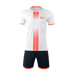 Tenue de football professionnelle haute performance, uniforme de sport respirant en polyester de qualité supérieure, séchage rapide, service OEM, vêtements de sport d'équipe - Product Image 1