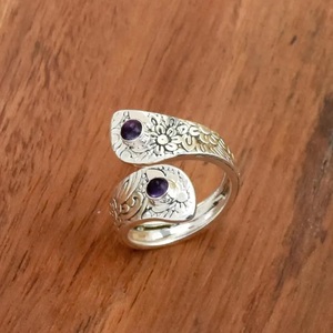 Bague ajustable en argent sterling 925 avec double pierre d'améthyste naturelle, texture florale, bijou bohème tendance pour femme - Product Image 3