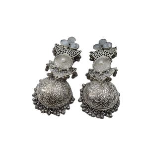 Pendientes de tuerca de moda para mujer, Plata pesada, aspecto similar, cuentas de perlas blancas, piedra Kundan jhumka, pendientes de latón hechos a mano, venta al por mayor - Product Image 1