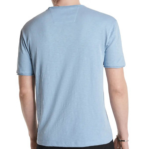 เสื้อยืดคอวีออร์แกนิค สีฟ้าอ่อน ทรงเข้ารูป เสื้อยืดคอวีผู้ชาย พรีเมียม ทรงพอดีตัว เนื้อผ้าซูเอด  เสื้อยืดคอวี - Product Image 2