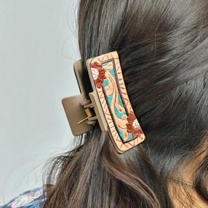 Pinza de Pelo Vintage de Resina con Diseño Floral, Accesorio de Moda para Mujer - Product Image 1