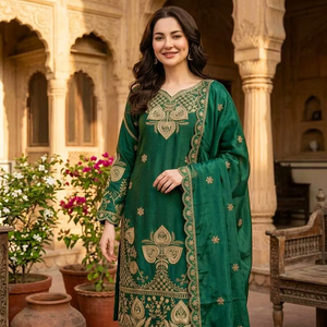 Tenue ethnique tendance en soie – Kurti brodé avec palazzo et dupatta à bordure en dentelle - Product Image 1