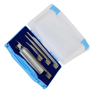 Juego de instrumentos quirúrgicos con herramientas de acero inoxidable en estuche azul para operaciones médicas - Product Image 2