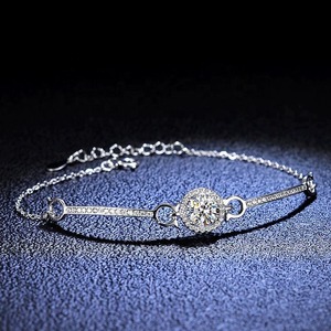 Bracelet en diamant moissanite de qualité supérieure, bijoux de luxe pour femmes, cadeau de mariage ou de fête, disponible au meilleur prix - Product Image 3