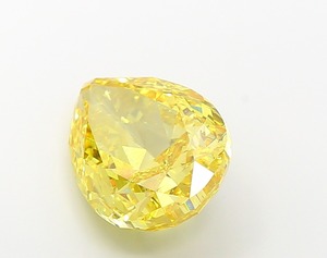 Diamante Suelto de Color Amarillo Intenso de 10.86 Quilates, Forma de Pera Modificada, Claridad VS1, Pulido Excelente, Gema Cultivada en Laboratorio CVD - Product Image 2