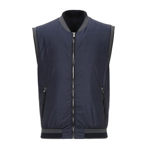 Vêtements de mode OEM, coupe ajustée, vêtements décontractés, poches zippées personnalisées, vestes sans manches pour hommes de haute qualité, simples et confortables - Product Image 1