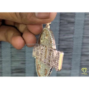 Medallón con nombre de diamante de moissanita personalizado colgante en plata de ley colgante con diamante de moissanita helado - Product Image 6