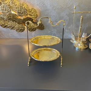 Élégant support à gâteau en laiton fait main avec deux plateaux et poignée pour une présentation de table de luxe, décoration pour la maison, l'hôtel et le restaurant - Product Image 3