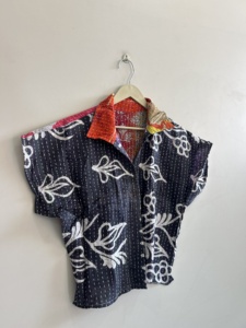 เสื้อแจ็คเก็ตสั้นแบบควิลท์ทำมือหลากหลายแบบ ลายคันธา แบบสองด้าน สไตล์โบโฮ วินเทจ - Product Image 4