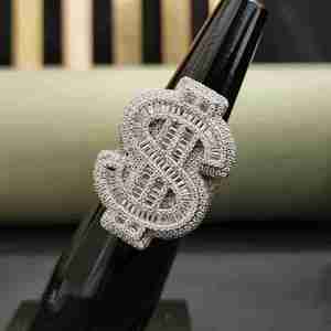 Anillo de Lujo con Diseño de Símbolo de Dólar y Cristales - Product Image 3