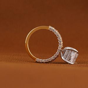 Anillo de Compromiso de Lujo en Oro Sólido de 14K Chapado en Oro Rosa con Diamante Cultivado en Laboratorio de 5.00 CT, Corte Radiante, Banda Pavé para Mujer, Certificado IGI - Product Image 4