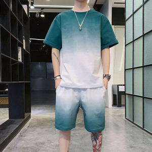 ชุดเสื้อยืดและกางเกงขาสั้นโพลีเอสเตอร์ผู้ชายแบบ OEM สั่งทำพิเศษ พิมพ์ลายดิจิทัล ชุดลำลองสำหรับออกกำลังกาย ชุดสองชิ้น - Product Image 4