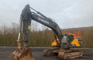 Excavadora de cadenas Volvo EC380EL de alta eficiencia con hidráulica HYDAC y motor de 123 kW - Product Image 2