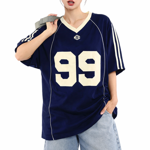 Maillot de football américain tendance 2026 en mélange de coton premium, bleu marine, pour femme, coupe oversize, col en V, avec bandes contrastantes, services OEM - Product Image 3