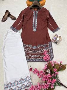 Ensemble traditionnel indien pakistanais pour femmes, kurta brodée marron avec pantalon palazzo blanc, ensemble décontracté en coton longueur cheville - Product Image 5
