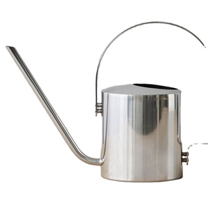 Arrosoir classique en fer de Linea Exports Inc pour les fournisseurs de jardinage, écologique, capacité de 8 L, finition thermolaquée, maison et jardin - Product Image 1