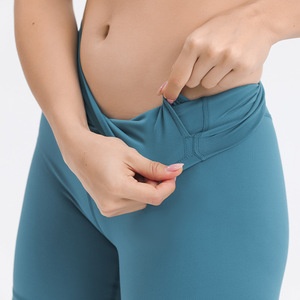 Shorts de yoga taille haute pour femmes, couleur unie, sans couture, en spandex et nylon, extensible dans quatre directions, taille élastique, vêtements de fitness - Product Image 2