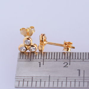 Pendientes de Plata de Ley S925 con Diamantes en Oro Amarillo, Corte Brillante Redondo, Engaste de Bisel, Forma de Flor, Joyería Fina Clásica para Mujer - Product Image 2