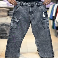 Jean en denim streetwear baggy tendance, coupe oversize, en denim épais, 6 poches, lot de surplus et excédents de production