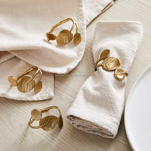 Anillos de Servilleta de Metal Dorado Hechos a Mano con Diseño Elegante, Perfectos para Bodas y como Accesorio de Decoración de Mesa con Estilo - Product Image 5