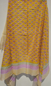 Paréo en coton imprimé à la main, motif floral jaune, pour femme, style bohème, léger, idéal pour la plage ou comme cache-maillot de bain, pour l'été - Product Image 5