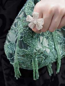 กระเป๋าถือปักลายผ้าไหมทำมือ ประดับด้วยลูกปัดลายดอกไม้ ตกแต่งด้วยมุก กระเป๋าสำหรับงานแต่งงาน งานศิลปะสะสม งานฝีมือ ALI FASHION ART - Product Image 2