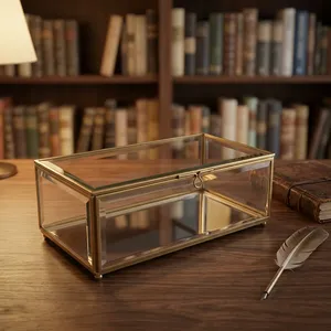 Boîte à bijoux en verre biseauté avec cadre en laiton, base miroir, organisateur de rangement pour bagues, colliers, accessoires, cosmétiques - Product Image 2