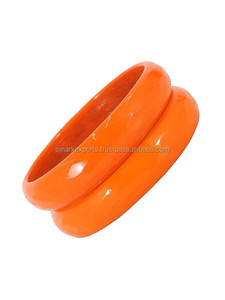 Bracelets en résine faits à la main Orange vibrant Bracelets Kada Brassards larges Accessoires de bijoux de mode élégants pour femmes et filles - Product Image 3