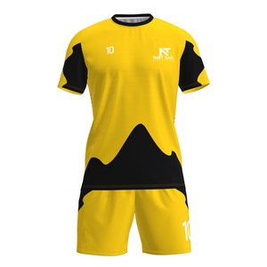 Vêtements de sport confortables pour hommes, uniforme de football 100% polyester, uniforme de football sur mesure pour hommes - Product Image 4