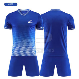 Tenue de football moderne pour équipe, légère et respirante, idéale pour l'entraînement et les matchs à haute intensité - Product Image 3