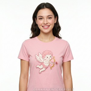 เสื้อยืดพิมพ์ลายดอกไม้สำหรับผู้หญิง สีชมพู ผ้าฝ้าย เสื้อยืดลายกราฟิกคุณภาพสูง เสื้อยืดแขนสั้นสำหรับฤดูร้อน ผู้ผลิตเสื้อผ้าขายส่ง - Product Image 3