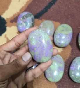Piedra de Palma de Stichtita Natural Pulida, Cristal Morado, Piedra Curativa, Piedra de Bolsillo, Meditación, Reiki, Feng Shui, Decoración del Hogar - Product Image 6