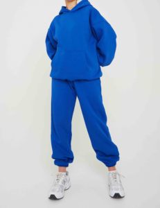 เสื้อสเวตเชิ้ตมีฮู้ดสีน้ำเงินสำหรับผู้หญิง แขนยาว สีพื้น สวมใส่สบาย ทรงหลวม ผ้าฝ้าย 100% น้ำหนักปานกลาง เหมาะสำหรับใส่ในฤดูใบไม้ร่วง ระบายอากาศได้ดี - Product Image 1