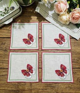 Venta al por mayor personalizado bordado moderno cóctel servilletas Lazo Rojo Navidad Lino natural rojo verde borde posavasos para el hogar bares - Product Image 5