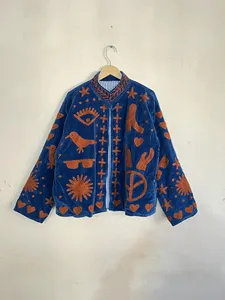 Veste artisanale en velours bleu, broderie traditionnelle cœur et fleurs, style cachemire, chic bohème, vêtement d'extérieur pour femme - Product Image 2