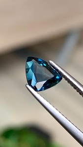 Saphir bleu naturel non chauffé de Madagascar, pierre précieuse en vrac pour la fabrication de bijoux, bague, pendentif, vente en gros - Product Image 3