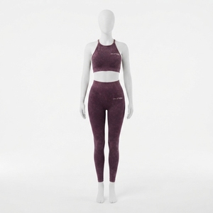 Conjunto Deportivo para Mujer Color Borgoña con Efecto Desgastado, Bra Deportivo y Leggings de Cintura Alta para Yoga, Gimnasio, Fitness y Ejercicio - Product Image 1