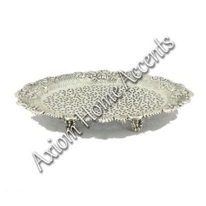 Axiom Home Accents Plateau en laiton élégant Design moderne pour la décoration de Noël et l'artisanat en métal de service par Axiom Home Accents - Product Image 1