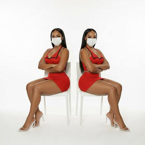 ชุดกระโปรง OEM ระบายอากาศได้ดีสำหรับผู้หญิง เสื้อครอปท็อปมีฮู้ดพร้อมพิมพ์โลโก้ลำลอง ชุดกระโปรงเสื้อครอปท็อปมีฮู้ดสำหรับฤดูหนาว - Product Image 3