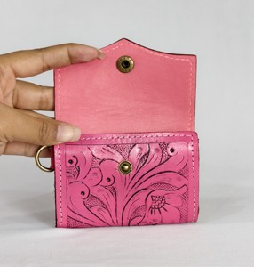 Monedero y Tarjetero Multifuncional de Cuero Genuino para Mujer, con Correa de Muñeca Bordada a Mano - Product Image 4
