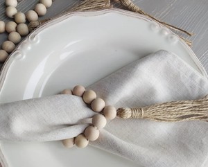 Anillo para Servilletas de Madera con Cuentas y Borlas de Yute, Anillo para Servilletas de Madera, Anillo para Servilletas con Cuentas de Madera, Anillos para Servilletas Estilo Boho - Product Image 2