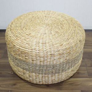 Pouf tissé par jacinthe organique durable d'eau, forme ronde Ottoman de cylindre pour l'accent d'allocation des places de salon - Product Image 2