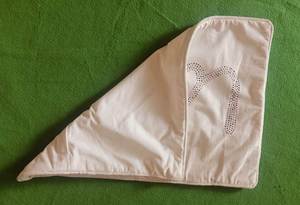 <b>White</b> Rectangle <b>Cushion</b> <b>Cover</b> Embroidered Lips Design Cotton Home Decor Modern Style Envelop Closure Customizable Squad Ghouls - Product Image 3