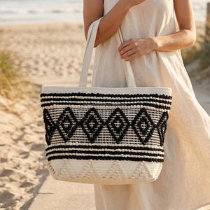 Bolso Grande Bohemio Minimalista con Mechones, Bolso de Uso Diario para Mujer, Multiusos, Hermoso Bolso Tote Bohemio con Patrón de Diamantes Negros y Flecos - Product Image 2