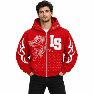 Sudadera con capucha roja para hombre con gráfico personalizado, mangas con estampado tribal y detalles de pedrería. - Product Image 2
