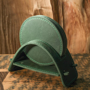 Ensemble de 4 dessous-de-verre en cuir véritable, ronds, en cuir de vachette brun, faits à la main, vaisselle durable, boîte cadeau GLC-0014 - Product Image 1