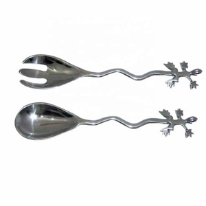 Incroyable ensemble cuillère et fourchette de service à salade en argent poli avec poignée longue pour la décoration de table de mariage en métal durable - Product Image 1